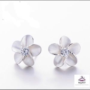 🌺Silver Flower Fashion Earrings